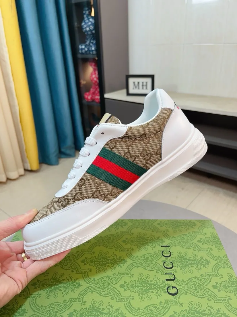 Men's shoes 💰400🌹🌹GUCCI [Gucci] New high-end brand of men's shoes, the latest fashionable casual men's shoes, trendy and versatile style, relaxed and sporty style, uppers imported from Italy, first-layer cowhide, genuine leather lining and ultra-fine workmanship. Original personalized fashionable rubber wear-resistant outsole, light and comfortable on the foot, size 38-44